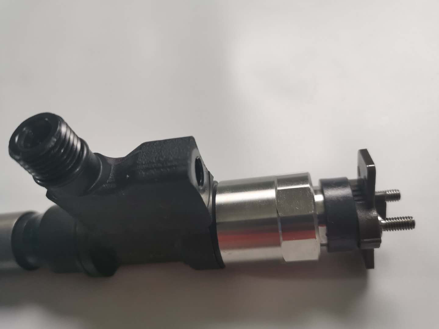 18 Years Factory fuel injector connector for 3975929 -
Diesel Engine Parts Common Rail Injector 095000-0660 -Chengui detail pictures