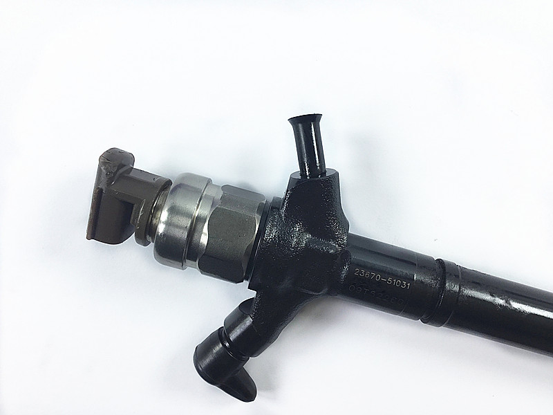 Wholesale injector 095000-5800 -
Original and Genuine Denso Common Rail Injector 23670-51031 -Chengui detail pictures
