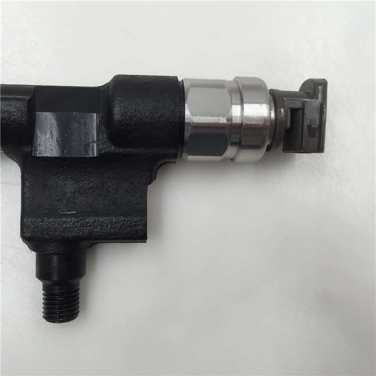 One of Hottest for nozzle DLLA155P179 -
Genuine Common Rail Fuel Injector 095000-6521 -Chengui detail pictures