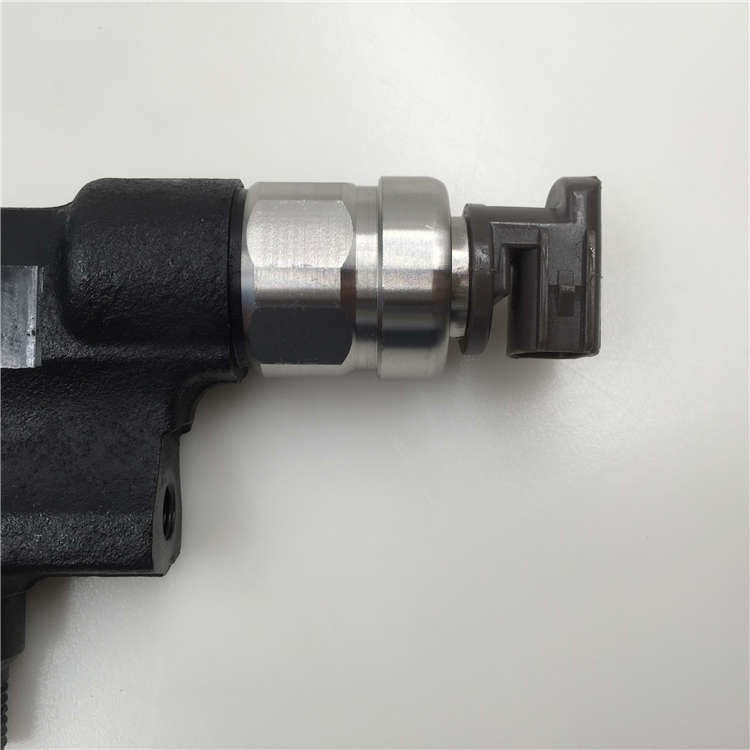 One of Hottest for nozzle DLLA155P179 -
Genuine Common Rail Fuel Injector 095000-6521 -Chengui detail pictures