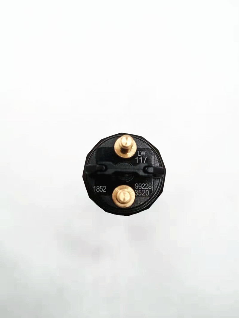Factory Price Nozzle DLLA152P2344 Valve F00RJ01692 -
hot sale 100% new diesel fuel injector 0445120127 -Chengui detail pictures