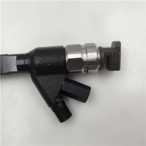 OEM/ODM China fuel injector KBAL-P035 -
Genuine Parts Common Rail Injector 095000-6790 -Chengui detail pictures