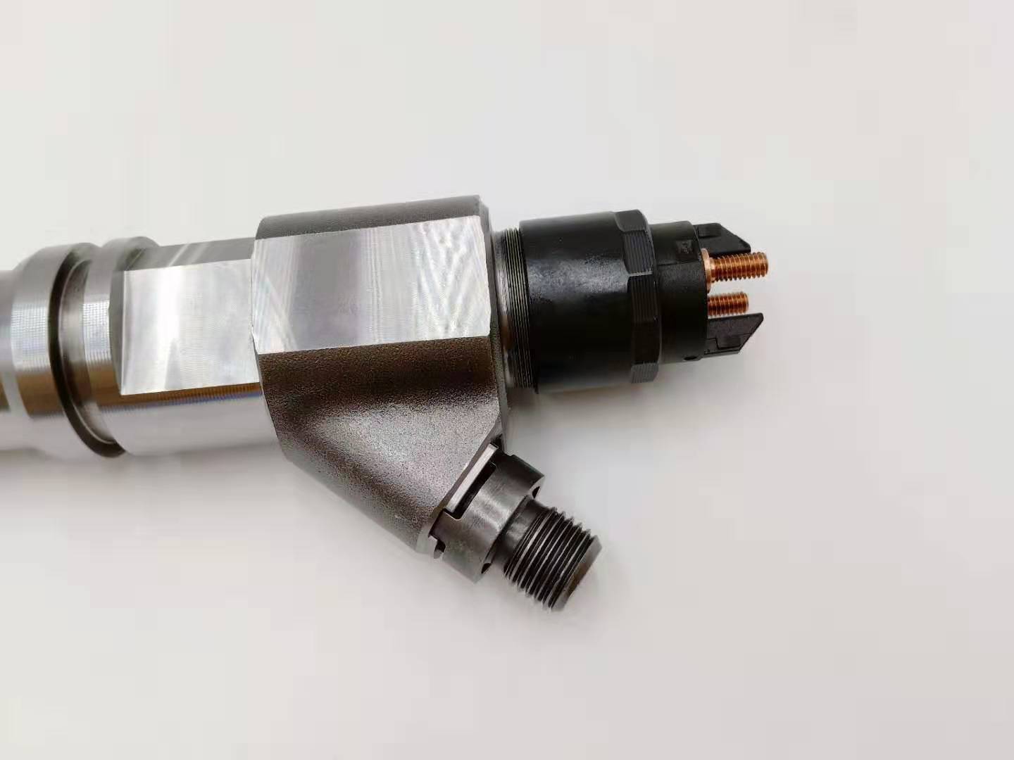 China Gold Supplier for fuel injector nozzle DLLA150P263 -
High Quality Diesel Engine Parts Common Rail Fuel Injector 0445120157 -Chengui detail pictures