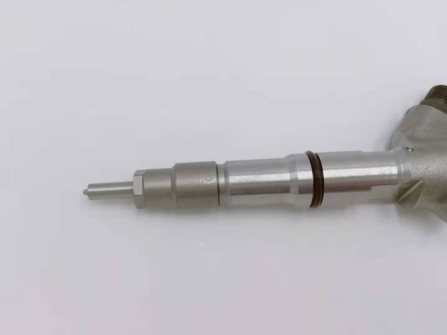 OEM/ODM Factory fuel injector nozzle DLLA127P944 -
Diesel engine parts original diesel injectors 0445120380 -Chengui detail pictures