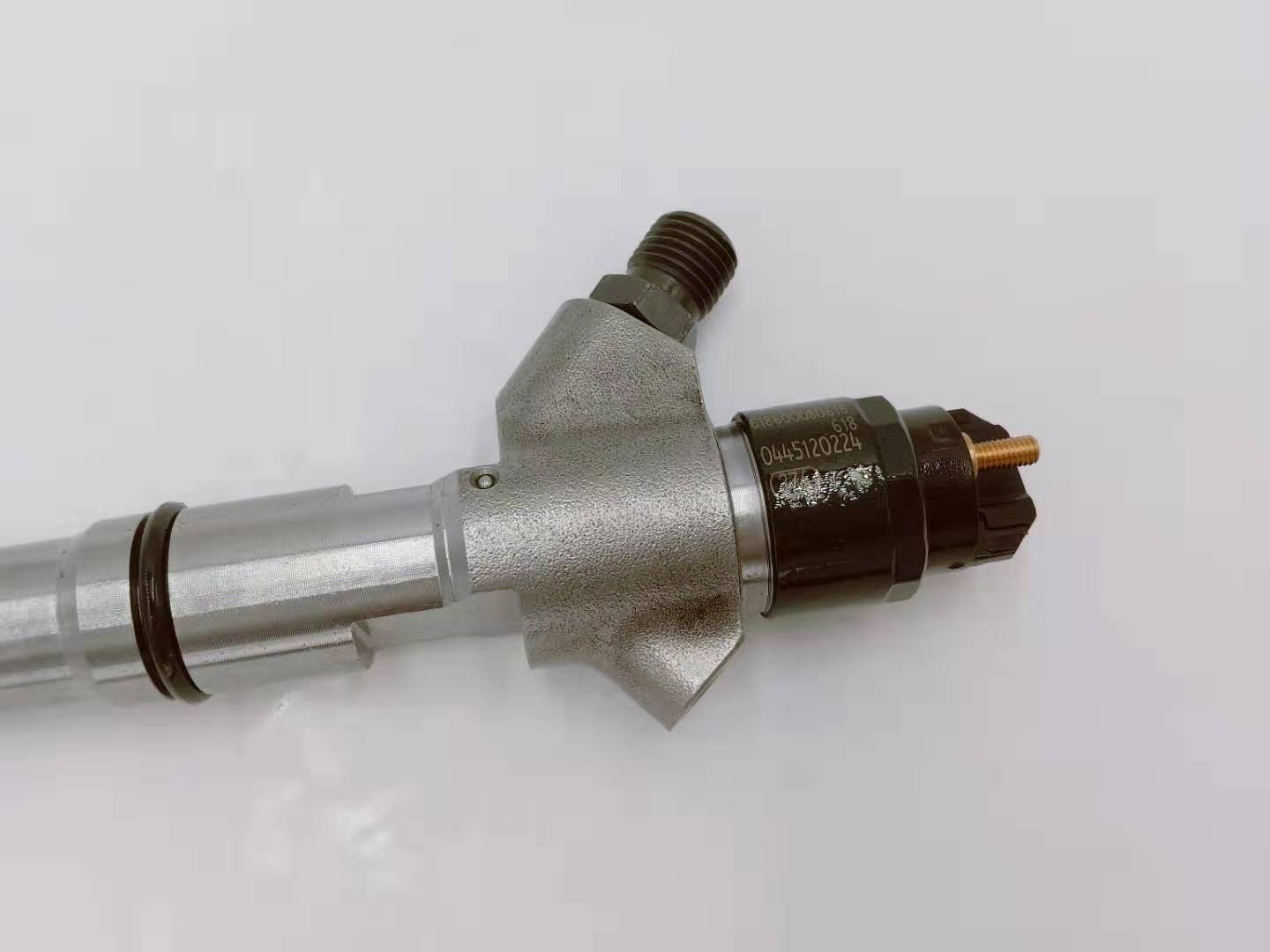 OEM China fuel injector nozzle DLLA155P135 -
diesel common rail injector 0445120224 for good quality -Chengui detail pictures