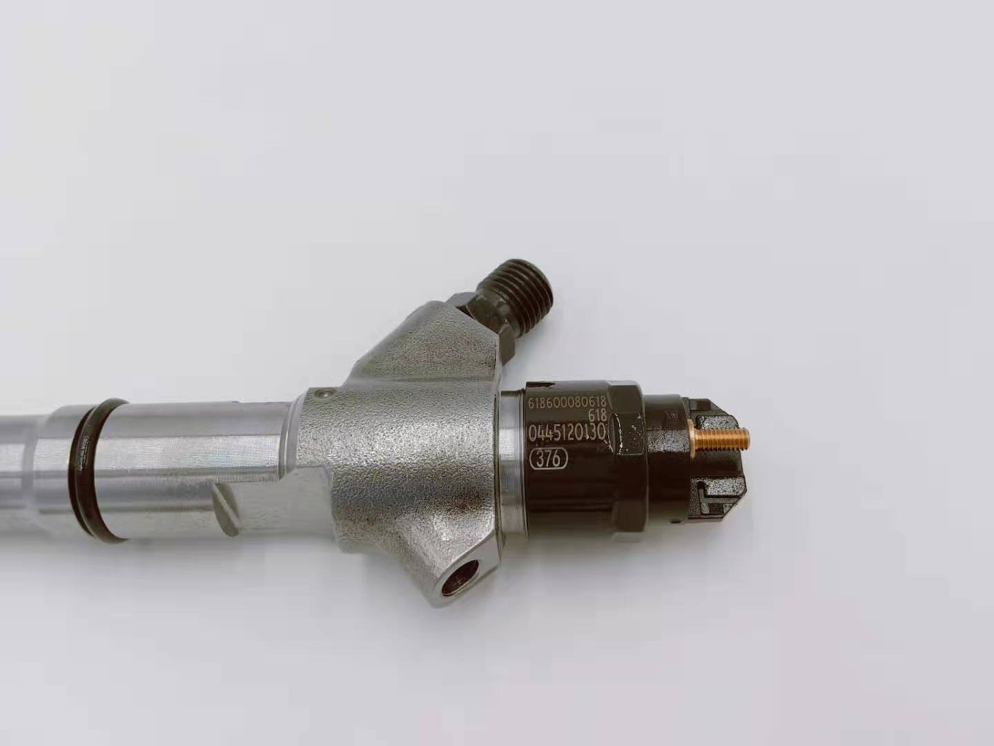 Wholesale OEM/ODM nozzle DLLA160P1032 -
Excellent Quality Engines Parts Diesel Common Rail Fuel Injector 0445120130 -Chengui detail pictures