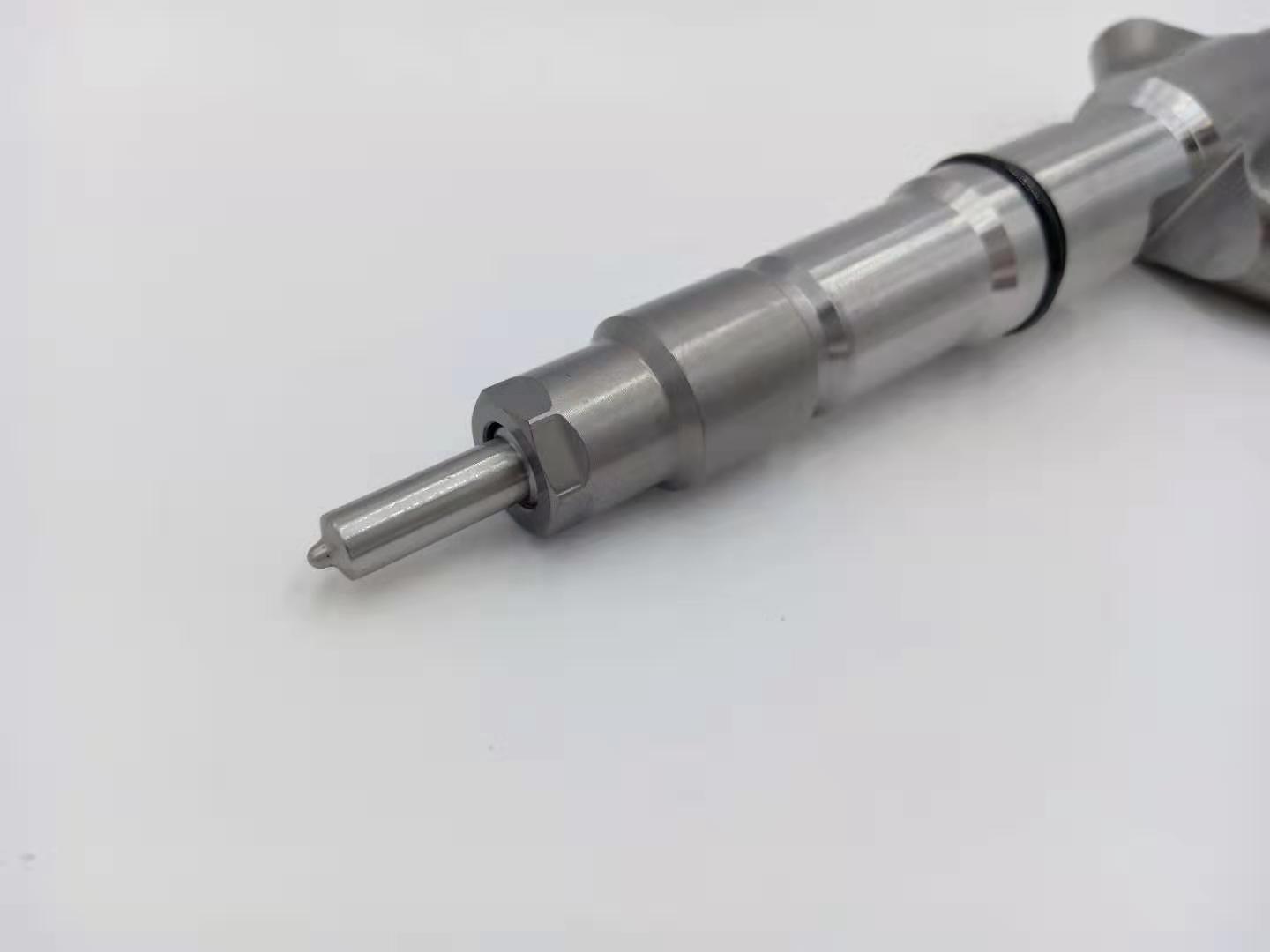 China Gold Supplier for fuel injector nozzle DLLA150P263 -
GENUINE AND BRAND NEW COMMON RAIL FUEL INJECTOR 0445120150 -Chengui detail pictures