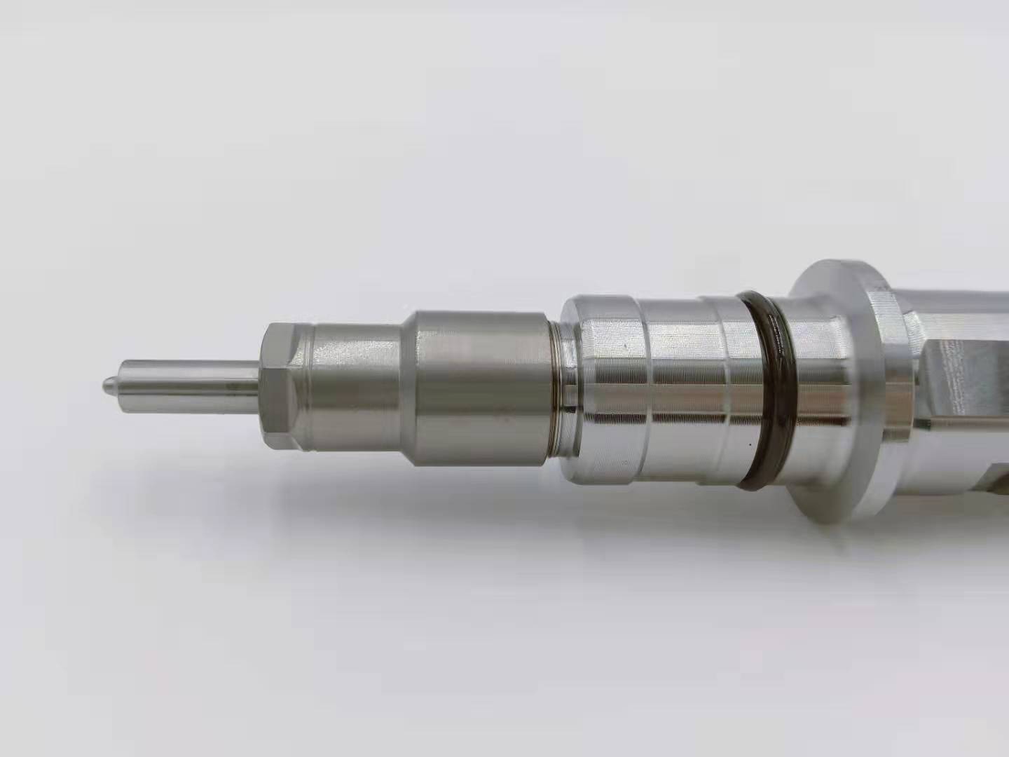 Factory Price Nozzle DLLA152P2344 Valve F00RJ01692 -
High quality Genuine diesel injector engine fuel injector 0445120329 -Chengui detail pictures