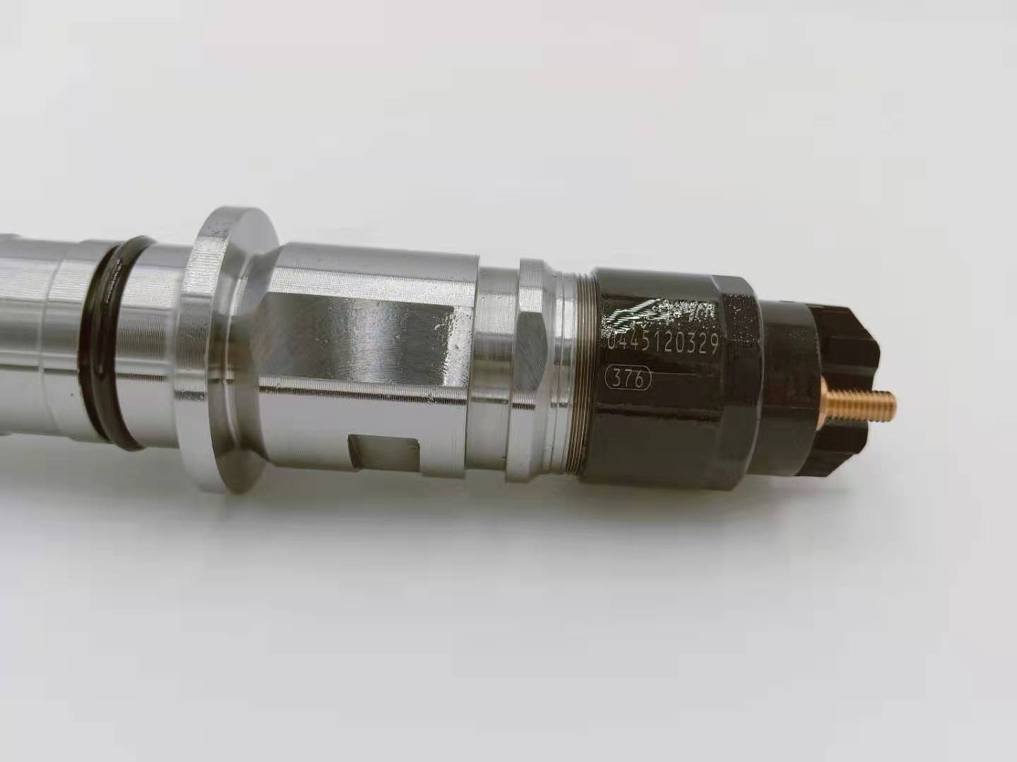 Factory Price Nozzle DLLA152P2344 Valve F00RJ01692 -
High quality Genuine diesel injector engine fuel injector 0445120329 -Chengui detail pictures