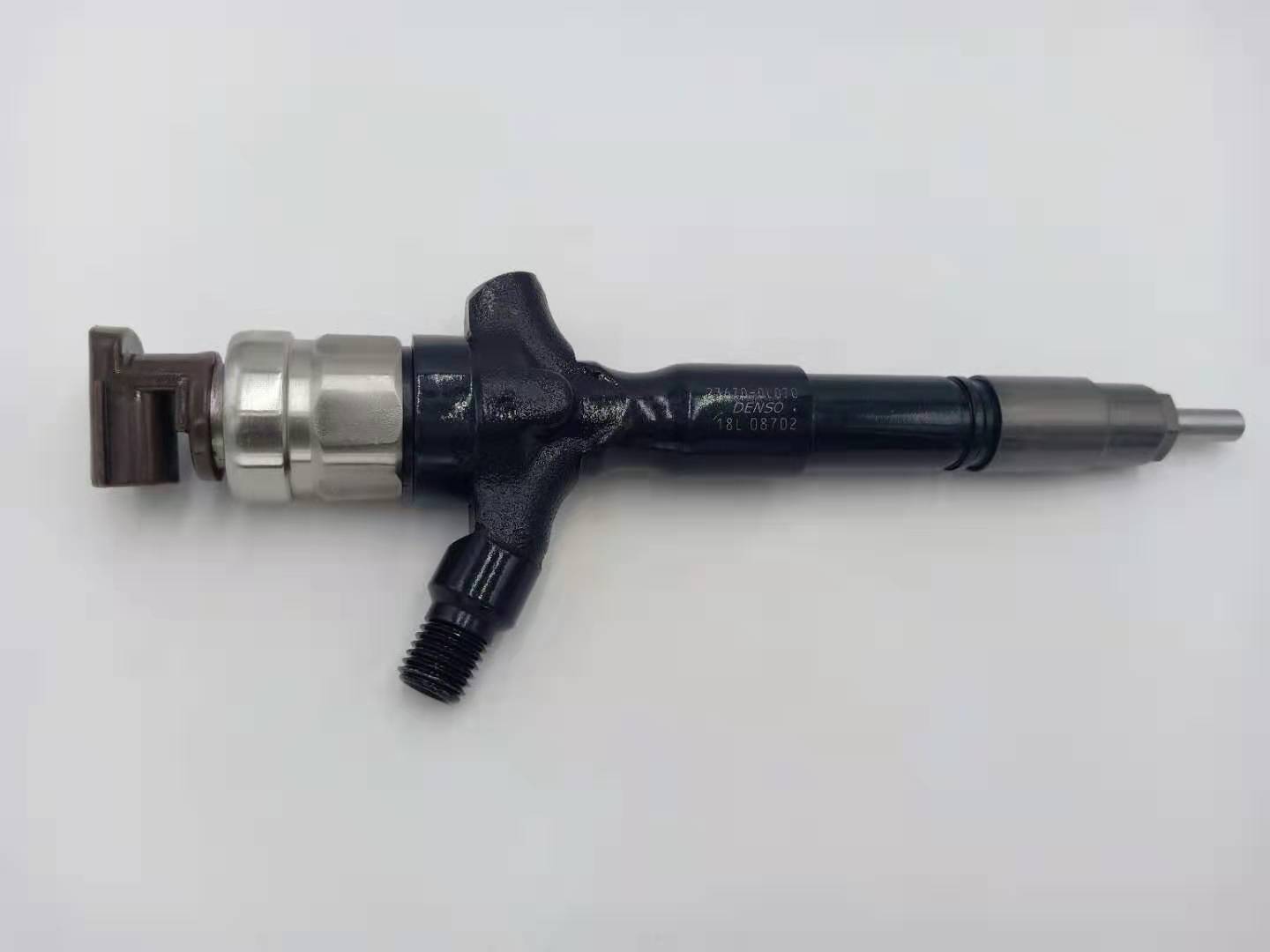 New Delivery for diesel injector  326-4700 -
 High Quality Common rail injector Denso 23670-0L070  -Chengui