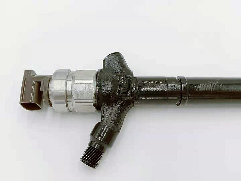Factory making common rail nozzle DLLA150P1511 -
Original brand new common rail diesel injector 23670-51041 -Chengui detail pictures