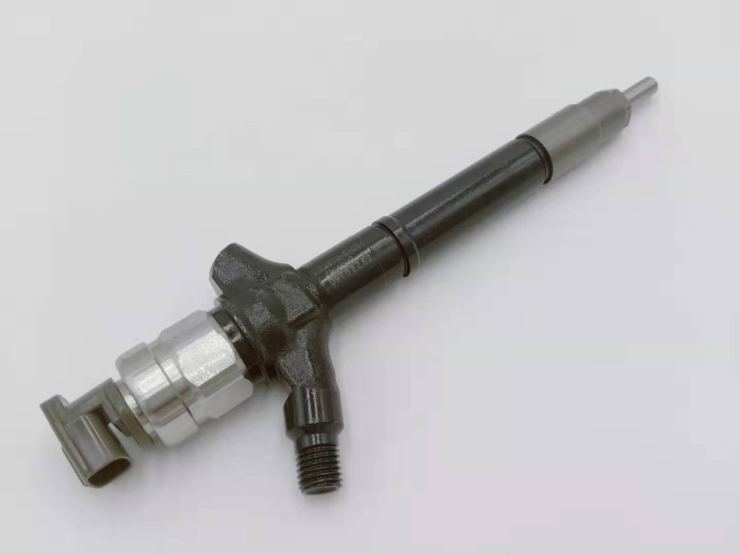 CE Certificate diesel injector nozzle DSLA154P1320 -
Original and Genuine Denso Common Rail Injector 23670-51031 -Chengui detail pictures