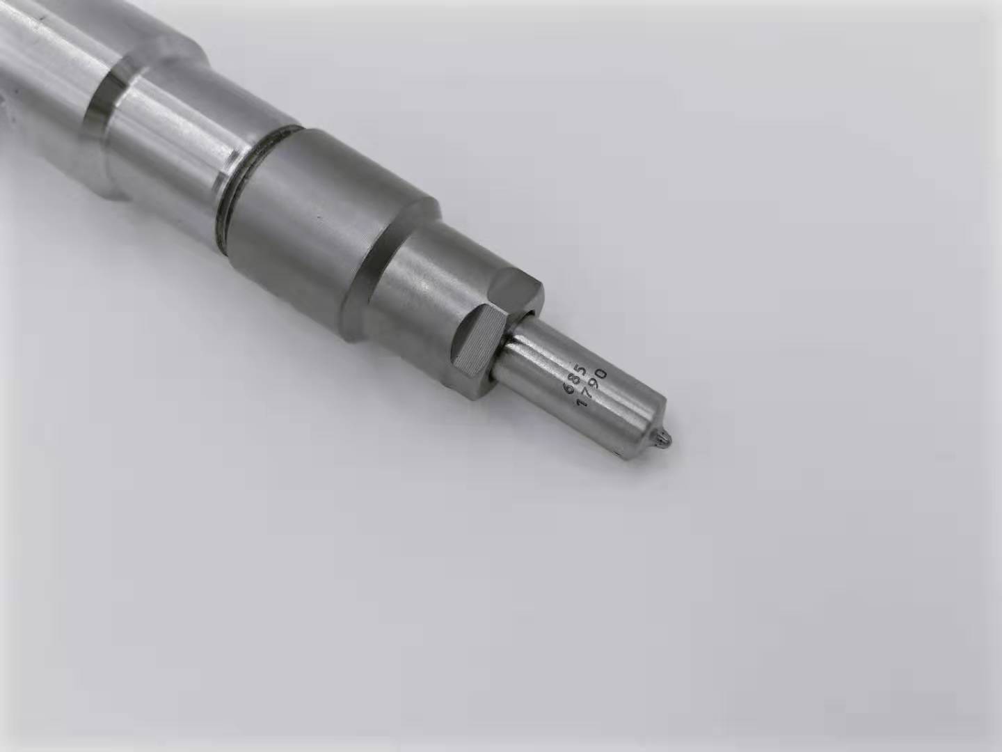 Factory Price nozzle DLLA150P1113 -
Original Quality Factory Price Common Rail Fuel Injector 0445120141 -Chengui detail pictures